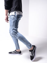 Load image into Gallery viewer, Distressed Washed Jeans